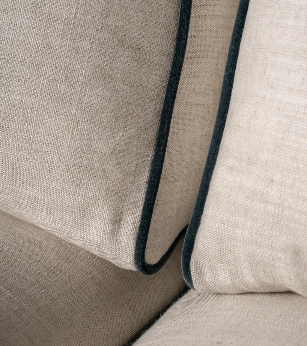Byron Sofa, piping detail
