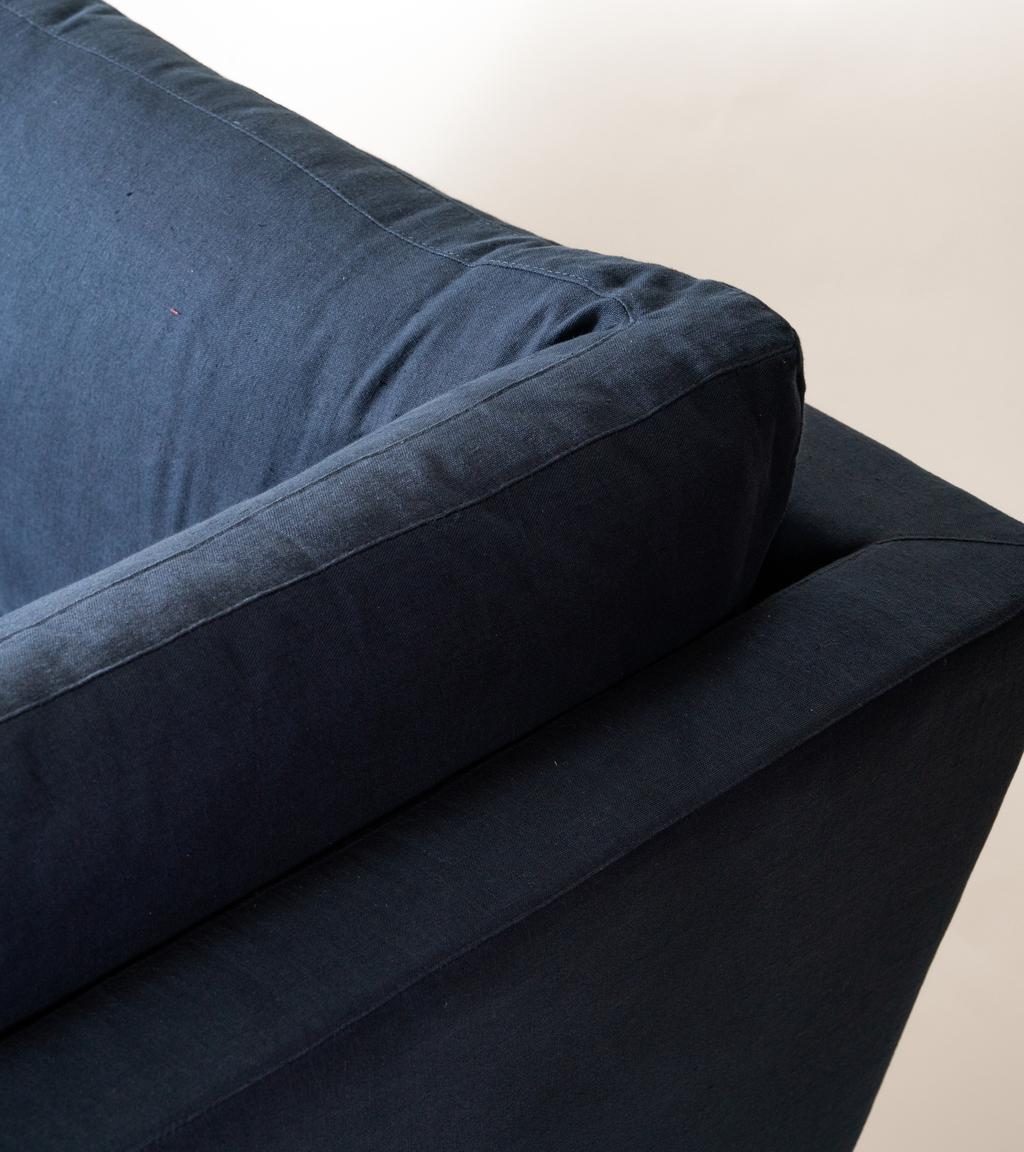_Fabric shown: Midnight Pure Linen_