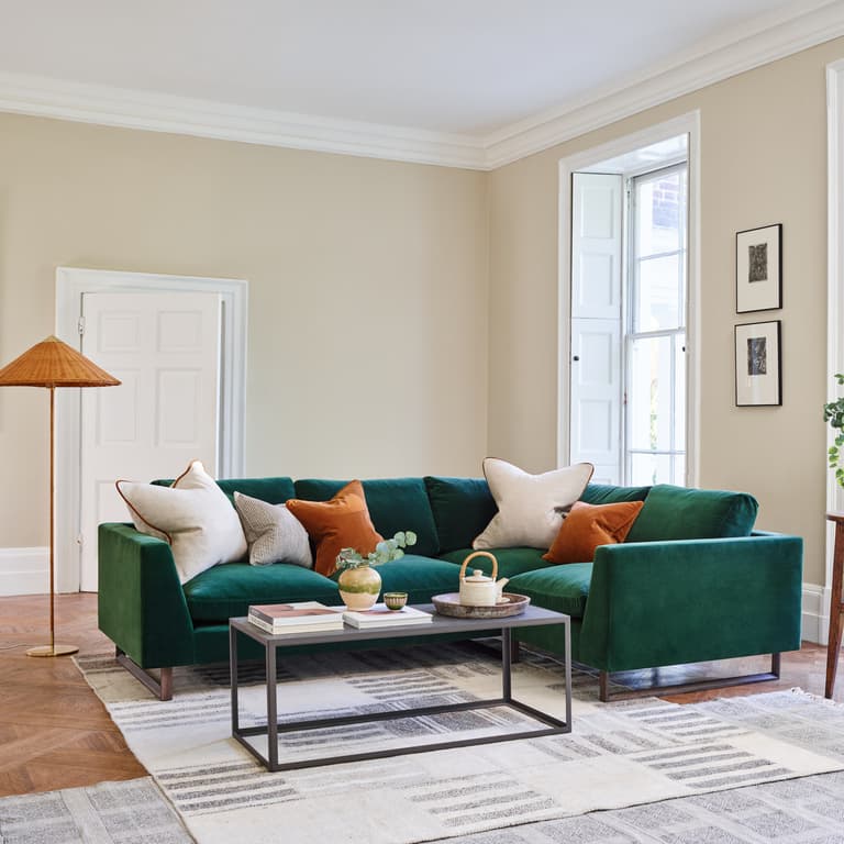 _Fabric shown: Garden Green Rich Velvet_