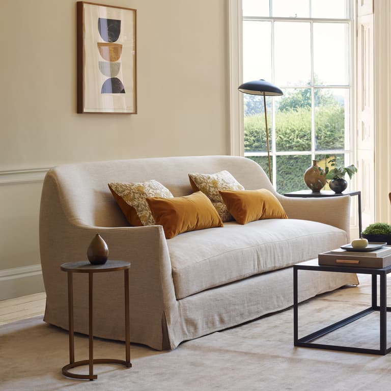 _Fabric shown: Bone Vintage Linen_