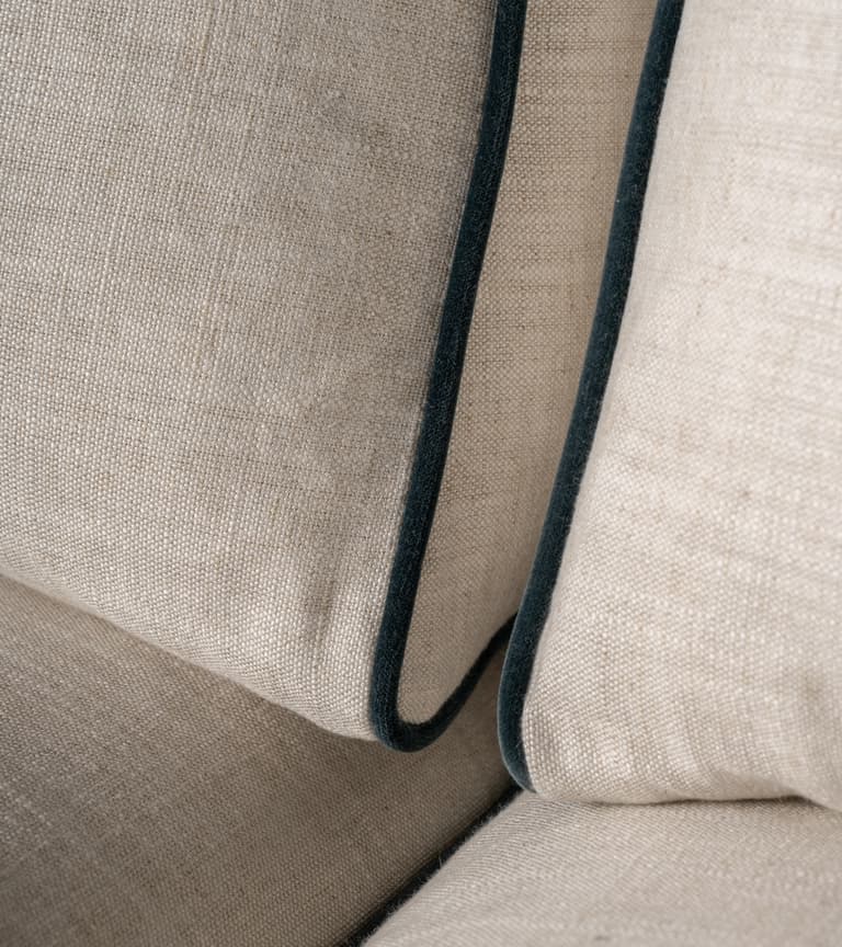 Byron Sofa, piping detail
