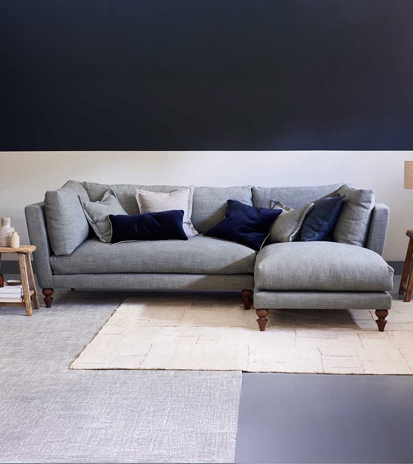 _Fabric shown: Grigio Everyday Linen_